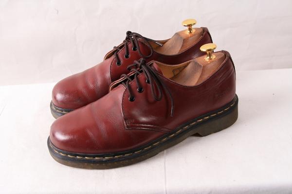 Dr. Martens 14046 3ホール シューズ バーガンディ 商品の説明光沢の