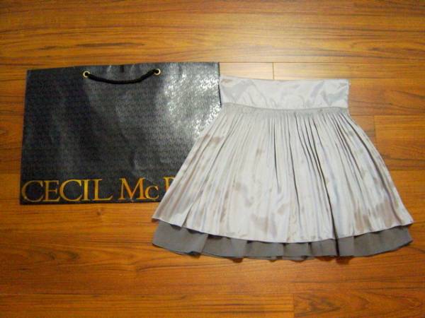数量限定，送料無料 CECIL McBEEセシルマクビー 裾シフォン プリーツ フレアースカート グレー(Sサイズ)｜売買されたオークション情報、yahooの商品情報をアーカイブ公開 - オークファン フレアースカート、ギャザースカート