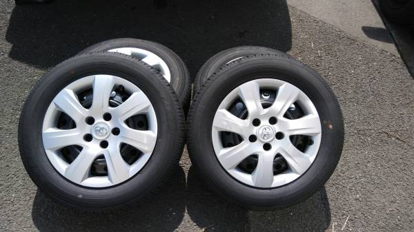 ACR50系 エスティマ純正タイヤ+ホイール　215/60/R16　4本