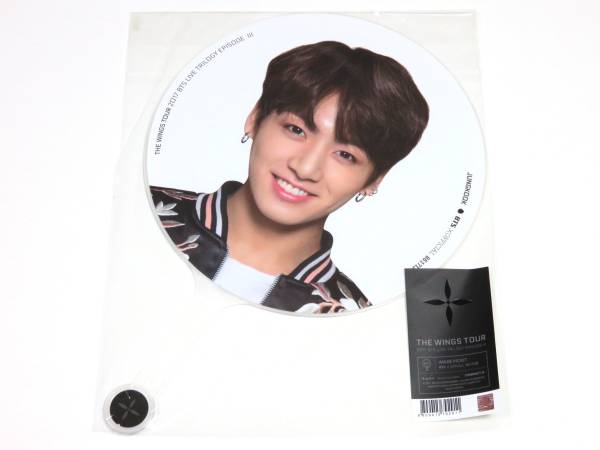 ジョングク うちわ 公式（BTS 防弾少年団 公式グッズ TOUR うちわ  
