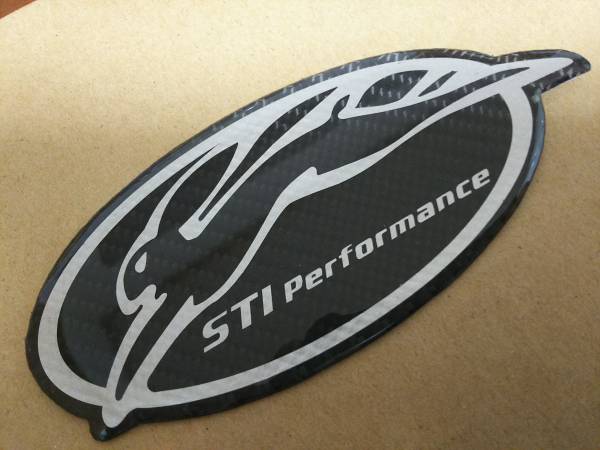 STI のパーツレビュー スバル エンブレムステッカー(カーボン 