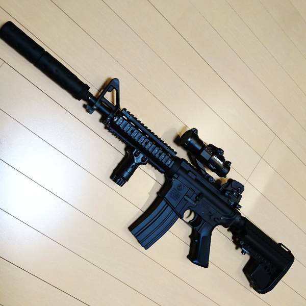 新品未使用☆東京マルイ 次世代M4 CQB-R BK☆サイレンサー COMP-M2