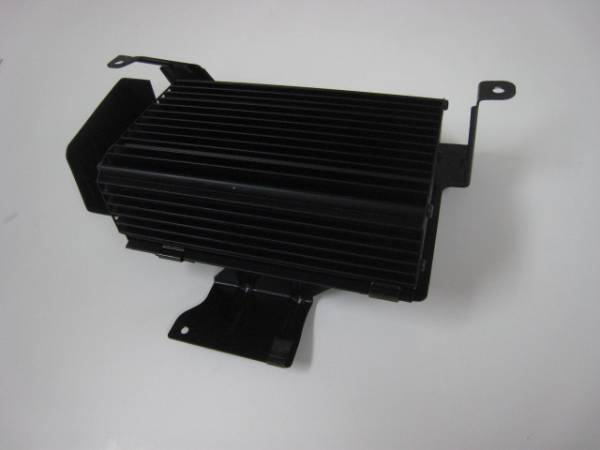 ポルシェ 996 アンプ 99664525501 オーディオアンプ？