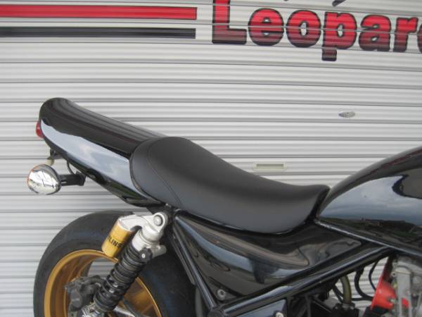 シート 未使用 シングルシート ゼファー1100 黒×Z柄/Z2タイプ