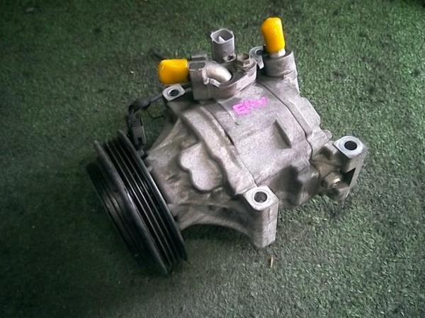 カローラフィールダー TA-NZE121G エアコン コンプレッサー