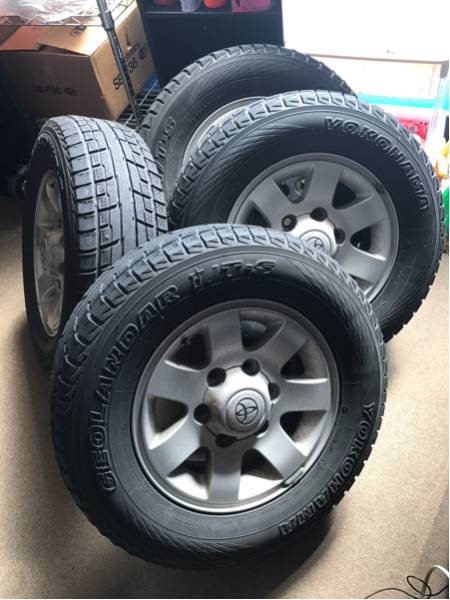 トヨタ 純正 ハイエースタイヤ・ホイールセット 15インチ TOYOTA