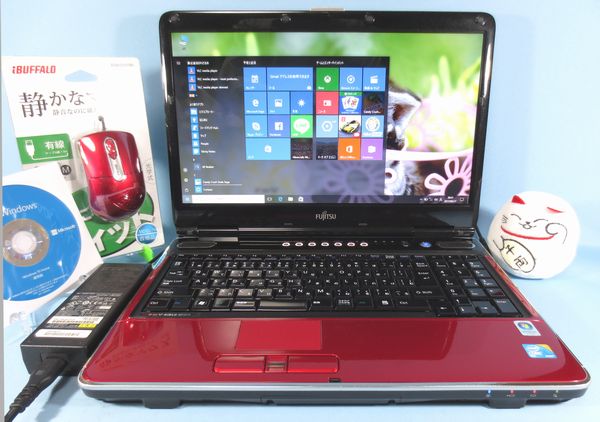 人気のレッド！ FUJITSU FMV-BIBLO NF/D75(Core2Duo 2.53Ghz 4GB 500GB)Windows10 ブルーレイ！！