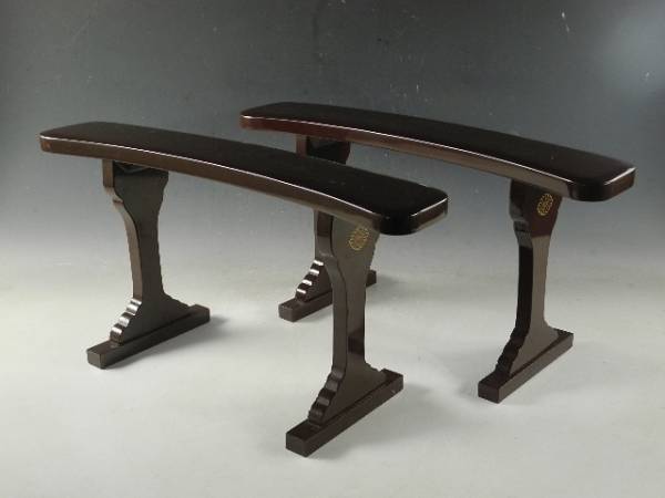 ◆伯◆輪島 金蒔絵 家紋 木製 脇息 肘掛 一対 大名道具 99as122