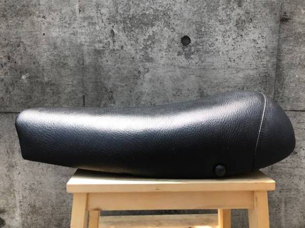 BRAT STYLE スクランブラーシート SR 400 500 TT VMX ブラットスタイル