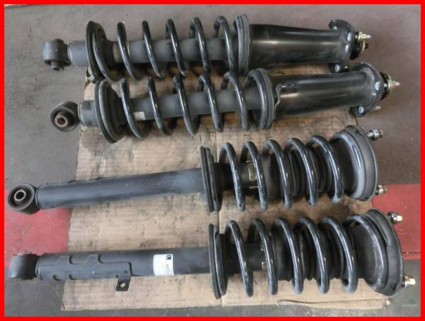 (E901) TOYOTA 18クラウンロイヤル 純正ショック サスペンション