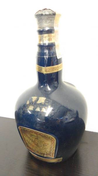 ロイヤルサルート21年 青陶器ボトル 箱付き 未開栓 ロイヤルサルート 21年 700ml 陶器ボトル 未開栓 G*m00142*-064 1円