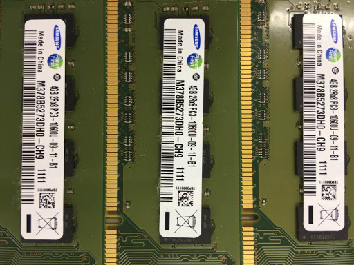 【中古】SAMSUNG PC用メモリ 4GB 三枚セット M378B5273DHO-CH9　 【0808001】