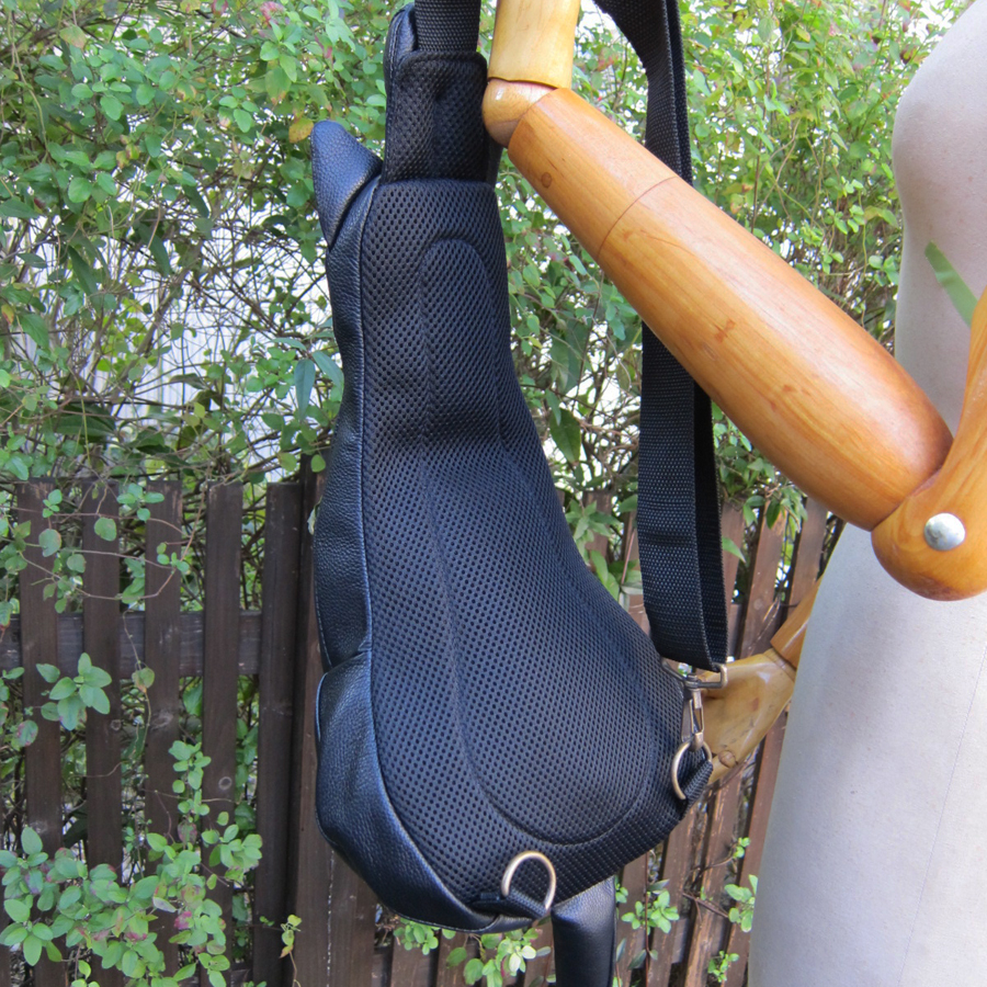 CHIGRACCI チグラッチボディバッグ猫バッグブラックレザー猫 CHIGRACCI