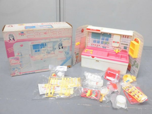Yoth11 リカちゃん ニュー キッチン 昭和レトロおもちゃ 当時物 劣化品 タカラ ハウス 建物 売買されたオークション情報 Yahooの商品情報をアーカイブ公開 オークファン Aucfan Com