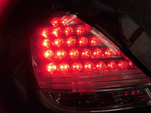 J31　ティアナ　イーグルアイ製　美品　LED　テールランプ　点灯OK 312637☆31 J31/ティアナ【EAGLE EYES/イーグルアイ/EE-DS599】左右