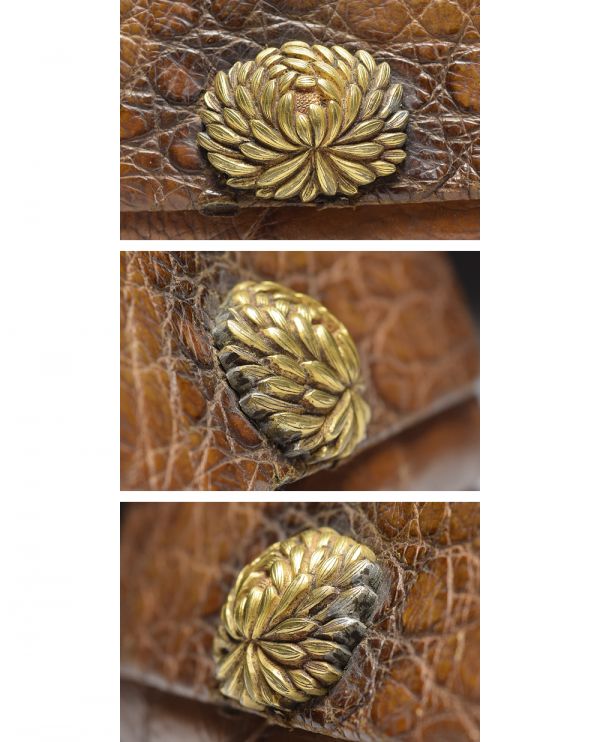 革製煙草入/赤銅塗金菊花文前金具/在銘赤銅彫金梅