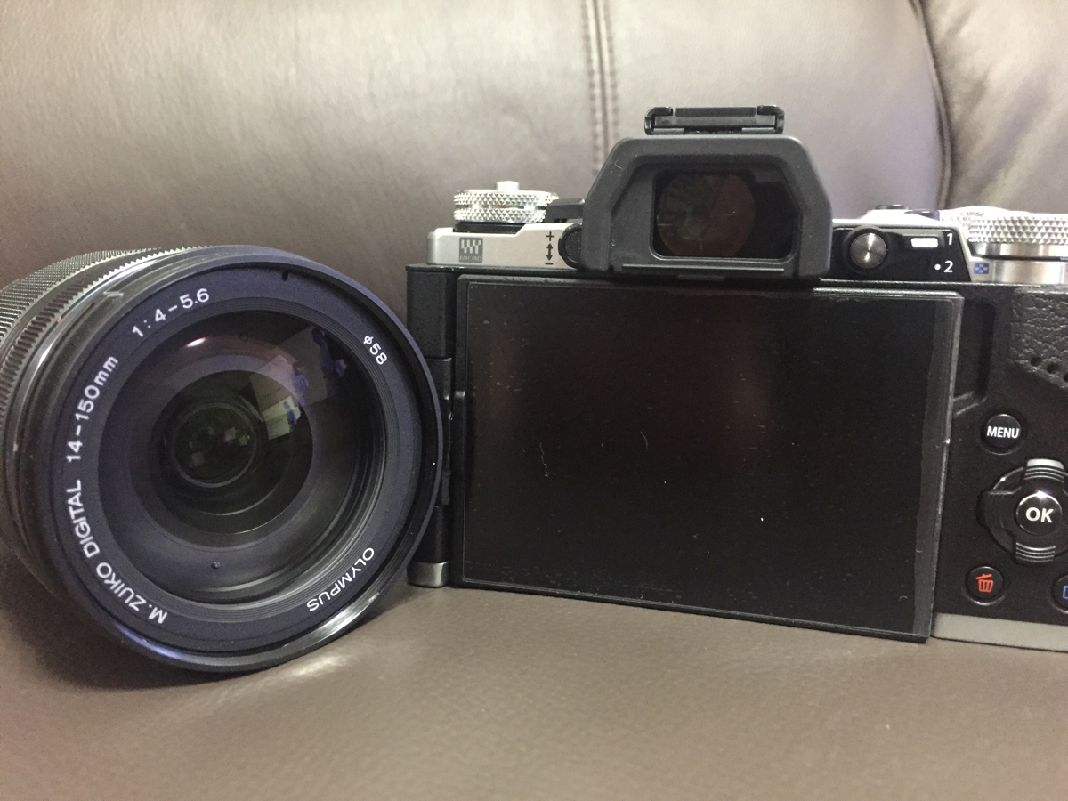 オリンパス ミラーレス一眼レフカメラ OM-D E-M5 MarkⅡ 14-150レンズキット おまけ 14-42 レンズ付_2
