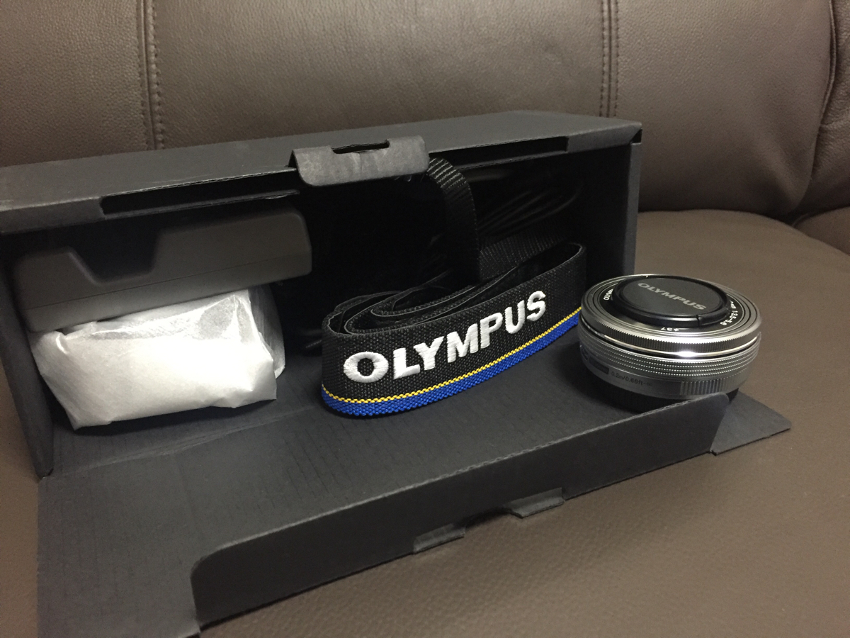 オリンパス ミラーレス一眼レフカメラ OM-D E-M5 MarkⅡ 14-150レンズキット おまけ 14-42 レンズ付_3