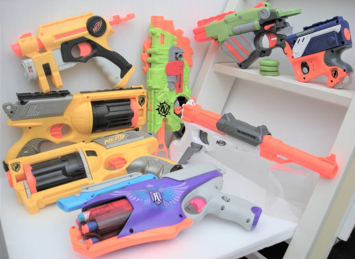 ３つの電動ガンと１つのハンドガンセット Nerf N-Strike NERF Nite Finder : Gun | Hasbro SET - NITE DEPLOY