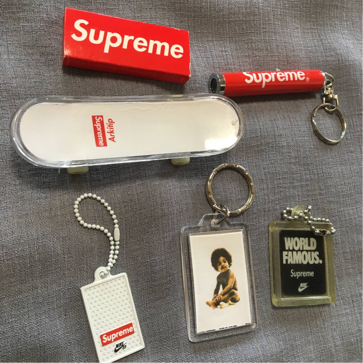 ジャンク品 Supreme シュプリーム キーホルダー 雑貨など6点セット