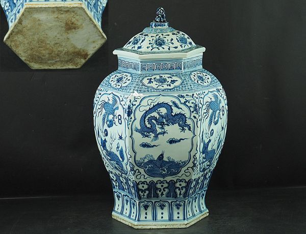 時代物 骨董品   清朝  染付け花瓶  磁器 中国清朝末期磁器焼そろばん 花瓶 染付 古玩？ 中国 ？中国美術 ？青花