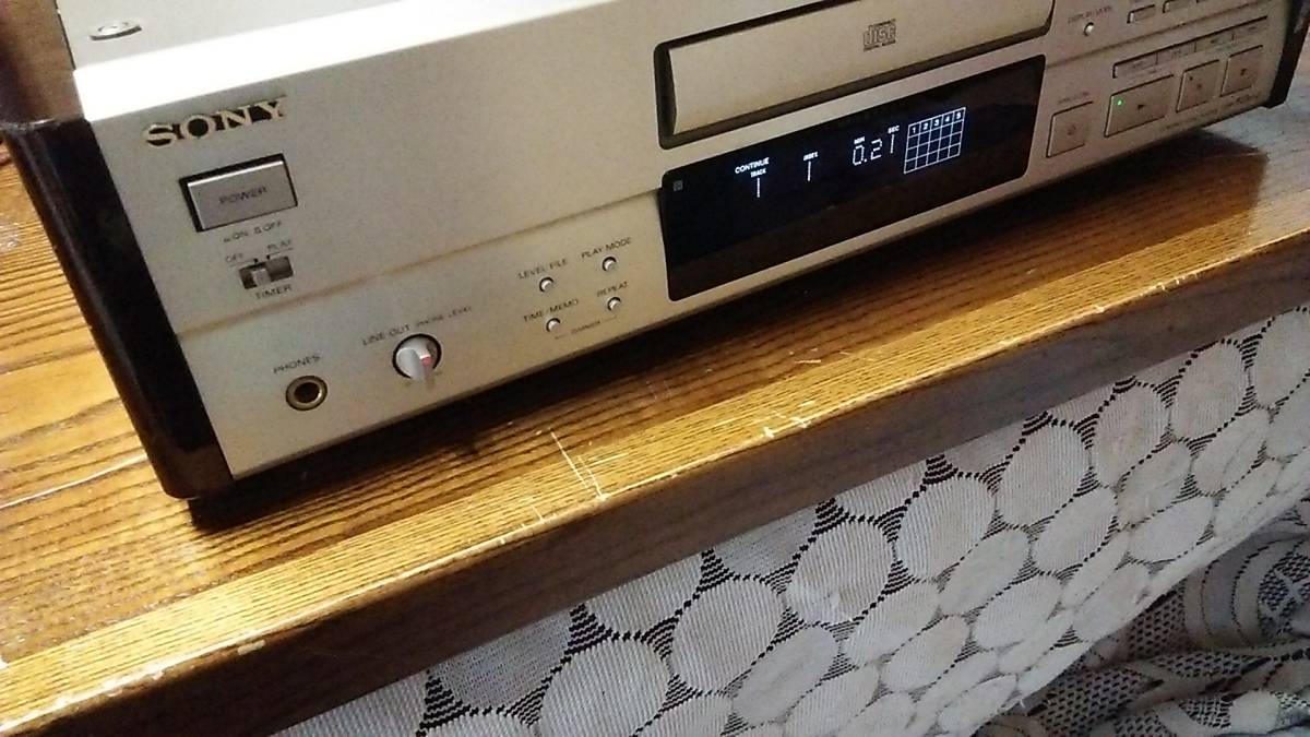 CDP-555ESJ SONY ソニー CDプレーヤー 通電のみ確認 ジャンク出品