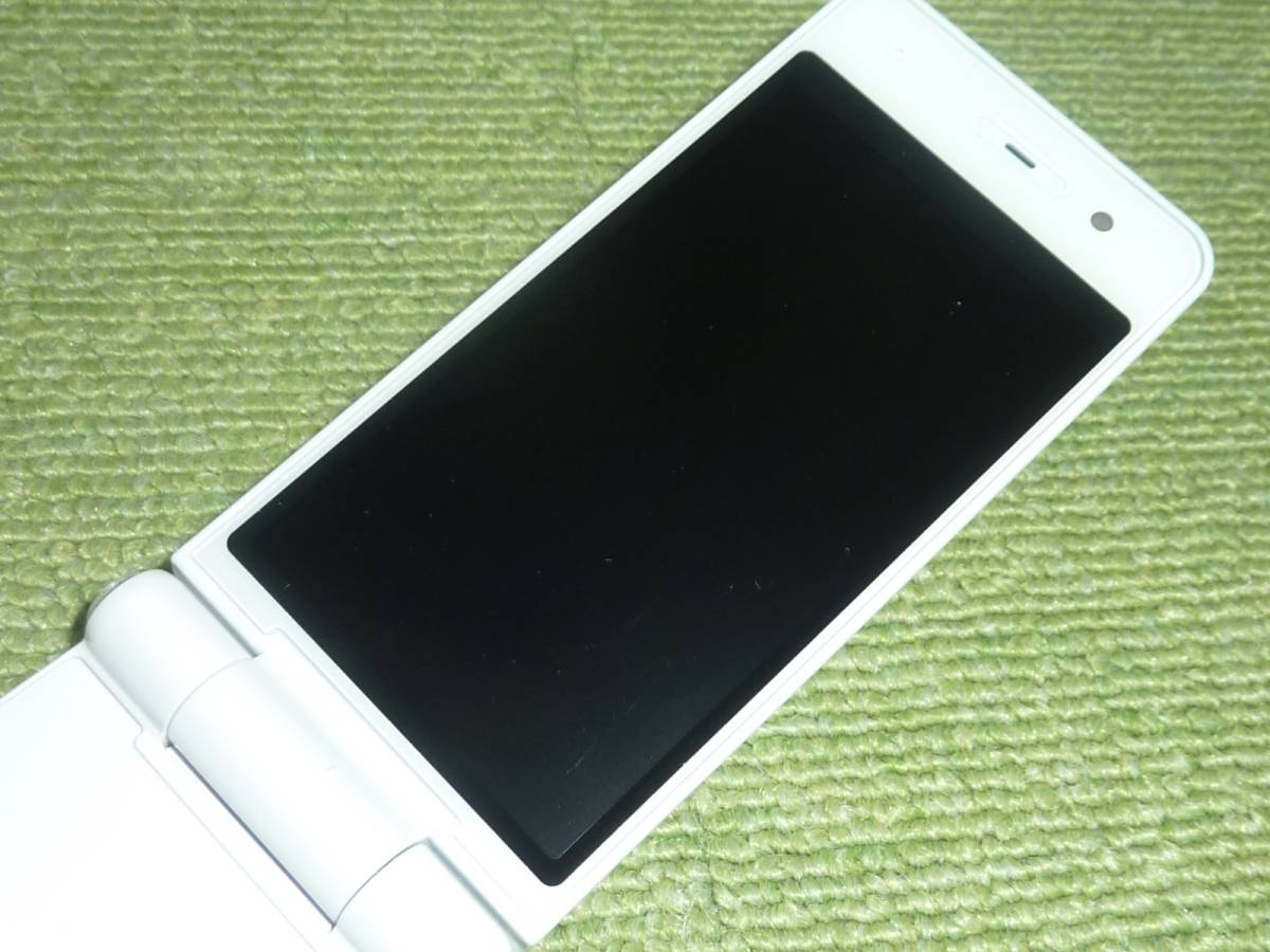 【超美品】★★ docomoドコモ　 P-01E　白ホワイト 充電卓上ホルダ＆補助充電バッテリー付★★_3