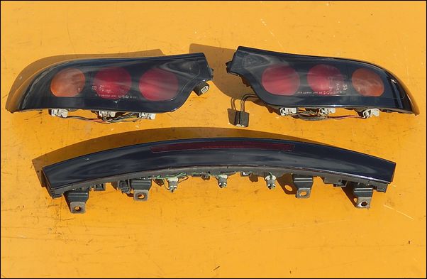 ●● RX-7(FD3S)用 5型 後期 純正 テールライト 左右 ガーニッシュ セット ●●