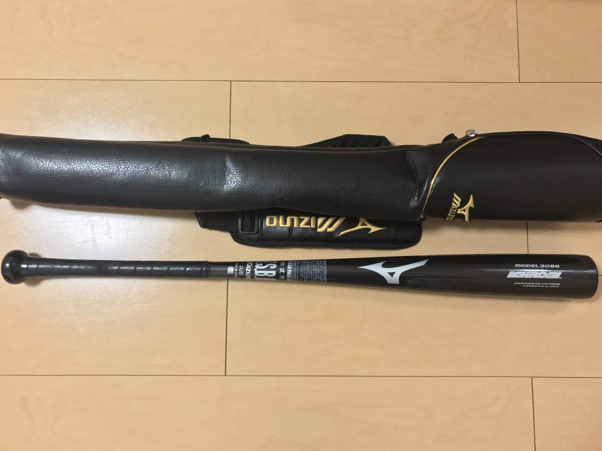 ☆美品 軟式用 イチローモデル バット 84㎝ 平均730ｇ 2TP-33086 カーボングラス製 ブラック×シルバー ミドルバランス バットケース付き☆