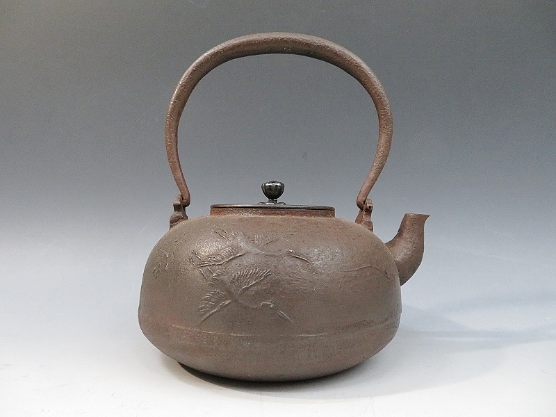 無銘 銅蓋雲鶴紋平丸形鉄瓶（1104検:煎茶器急須 鉄瓶 【公式通販】