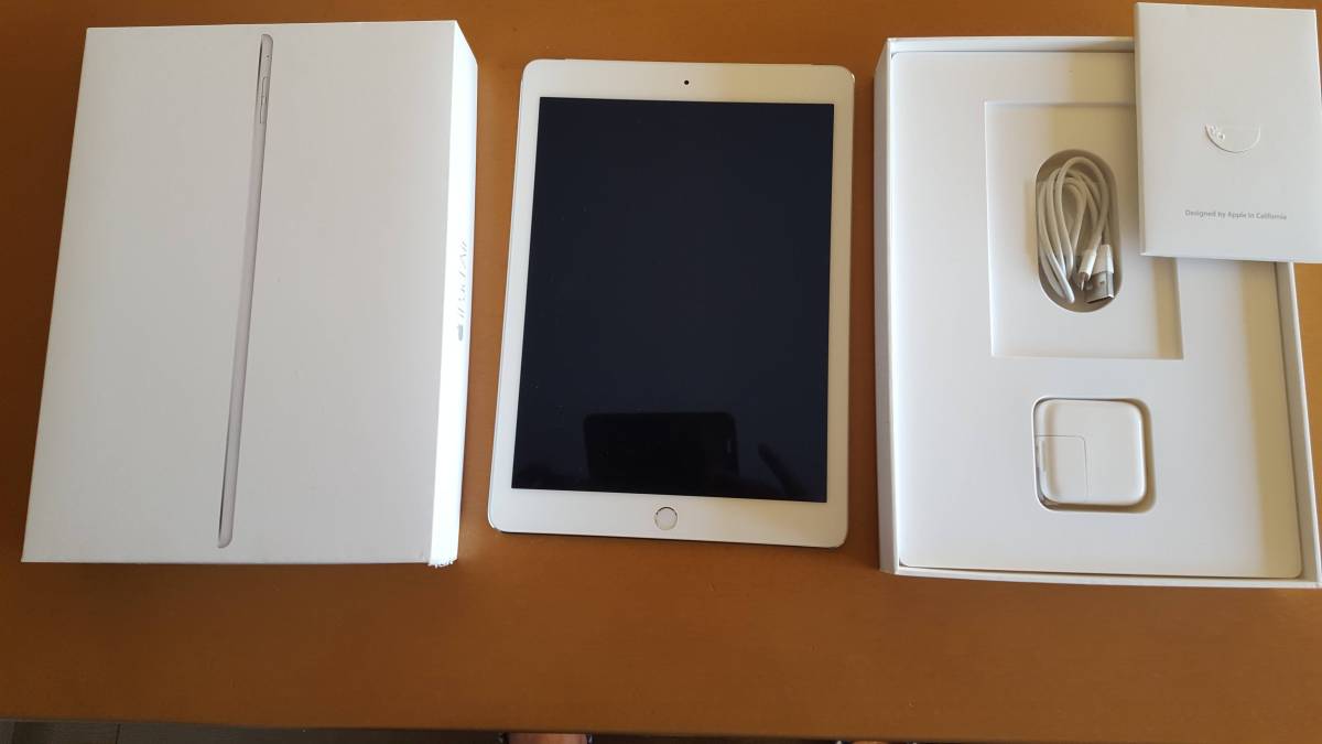 ipad air2 ほぼ未使用 ほぼ未使用iPad Air 第2世代 64GB 充電8回 iPad