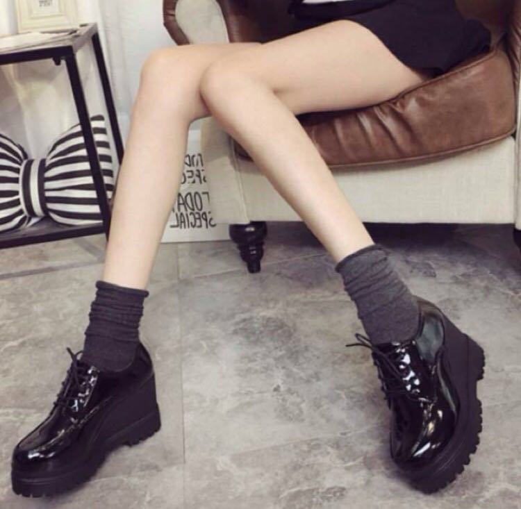 Zara H M 好き必見 厚底 ブーツ パンプス レースアップ スニーカー 靴 ハイカット ショートブーツ ブラック エナメル 足長 スタイルアップ 24 0cm 売買されたオークション情報 Yahooの商品情報をアーカイブ公開 オークファン Aucfan Com