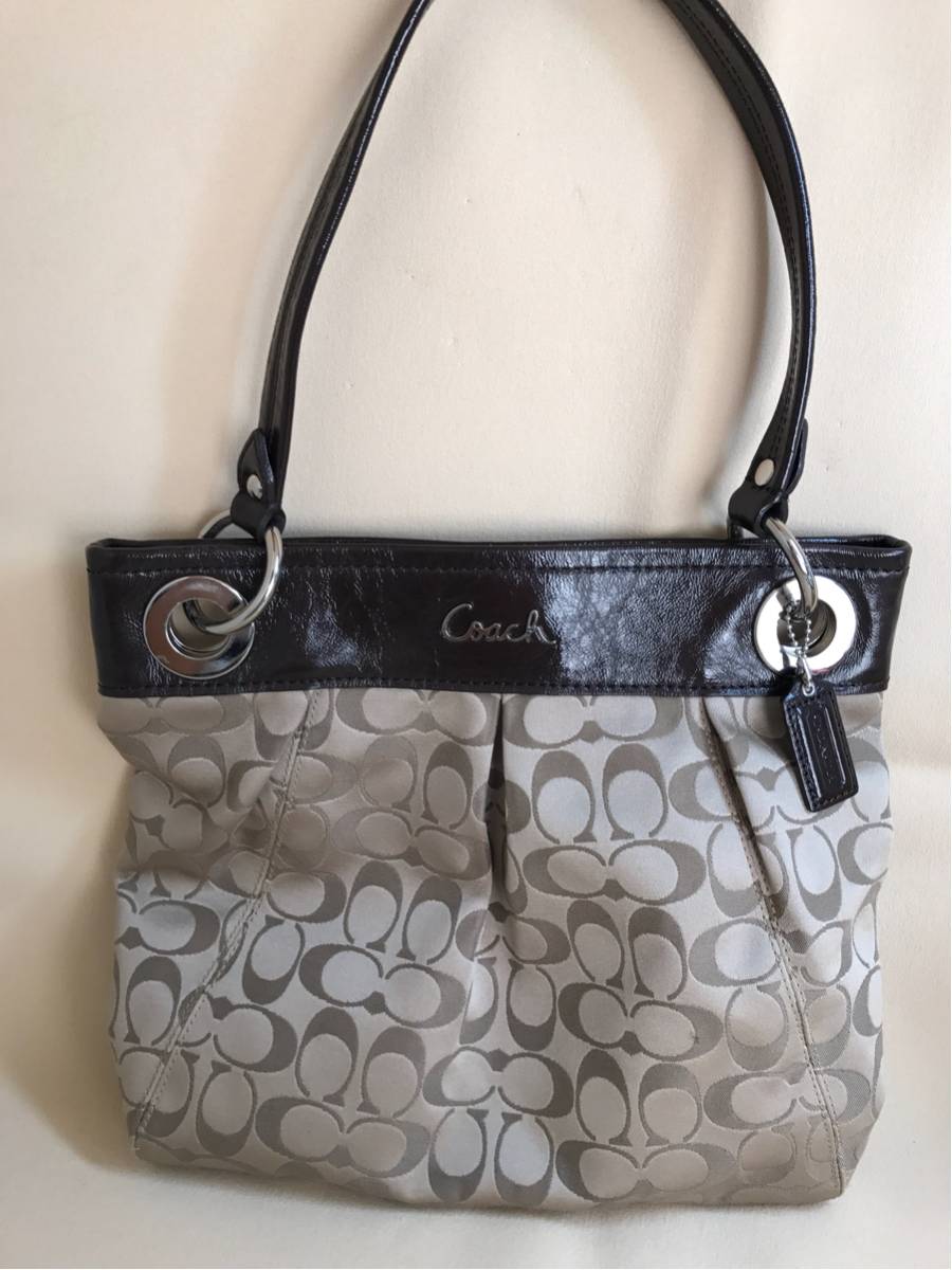 必見 ！ 美品 中古品 自宅保管品 コーチ COACH シグネチャー ベージュ  