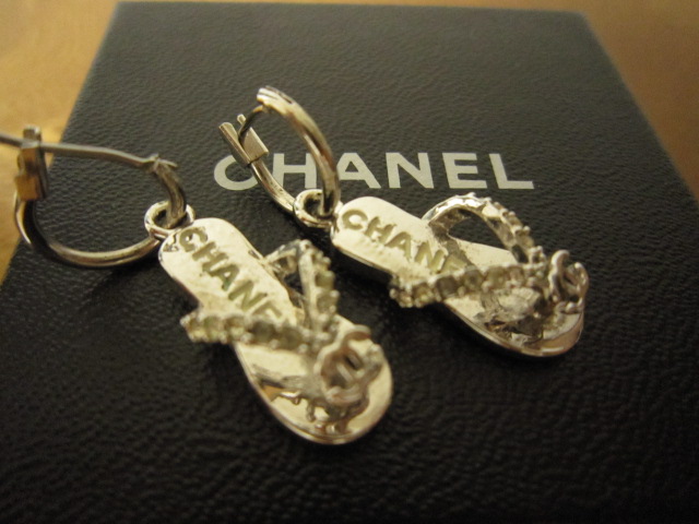 CHANEL ココマーク サンダル ラインストーン シルバー ピアス CHANEL ココマーク サンダル ラインストーン シルバー ピアス