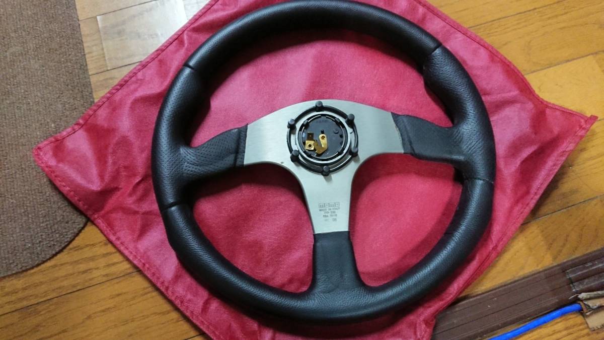 ジャンクMOMO momo RACE TYP D35 RACE ステアリング TYP D35 ジャンクMOMO momo RACE TYP D35 RACE ステアリング TYP D35