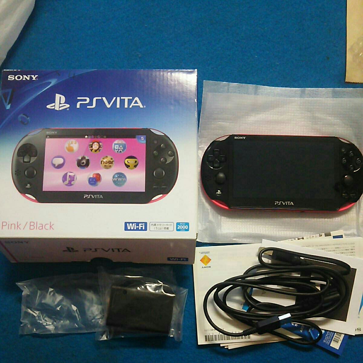 SONY　PSVITA PCH-2000ZA15 ピンク/ブラック　本体　中古美品