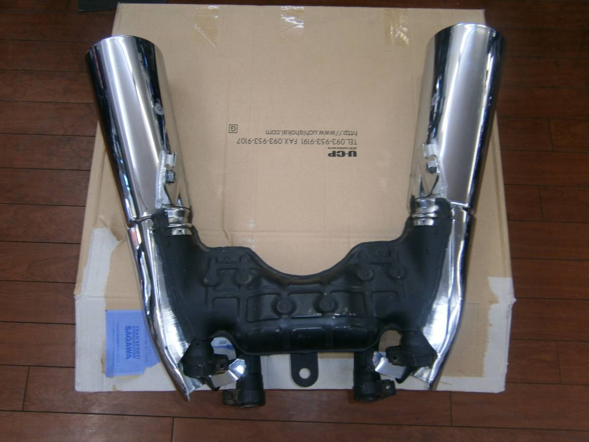 美品YAMAHA Vmax1200純正 マフラー 国内仕様 3UF-14721 Vmax1200 純正マフラー3UF国内仕様 美品 【公式通販】