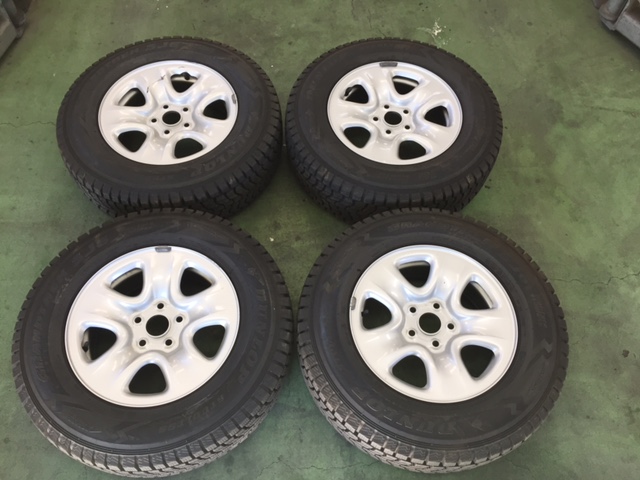 ２２５／７０Ｒ１６ ダンロップ　GRANDTREK SJ6　6.5J 5H PCD 114.3　エスクード