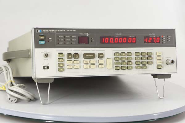 [DW]USED hp 8656B SIGNAL GENERATOR 0.1-990MHz 001 シグナル ジェネレーター[ST1365012]
