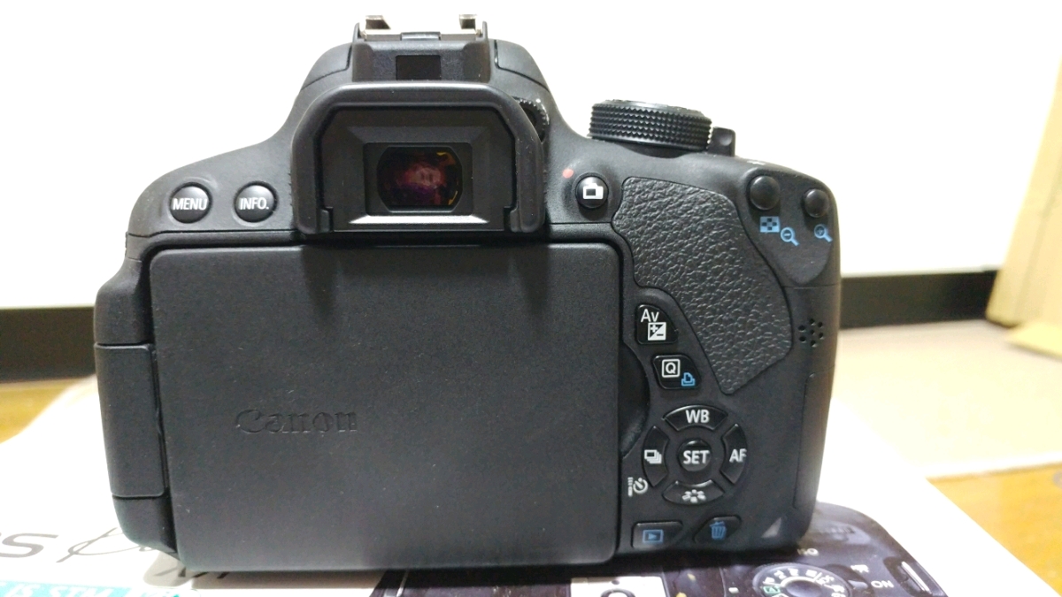CANON EOS Kiss X7i_4