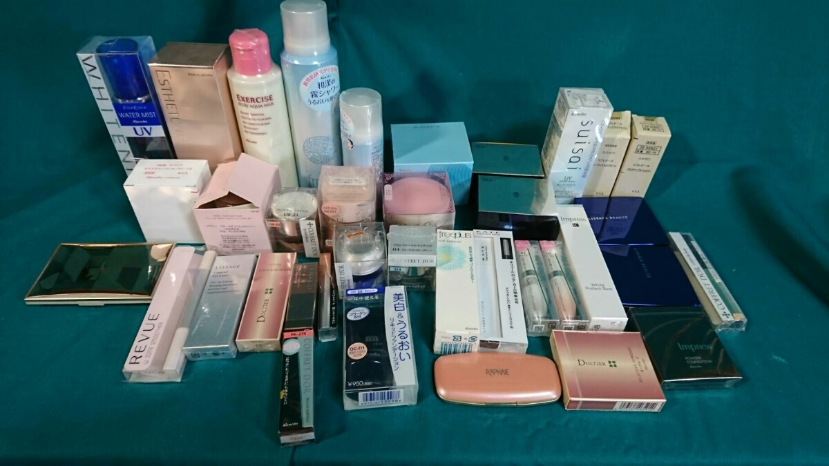 【化粧品】 国産品色々 コスメ 化粧品 未使用品・サンプル品 まとめ売り 詳しくは写真で