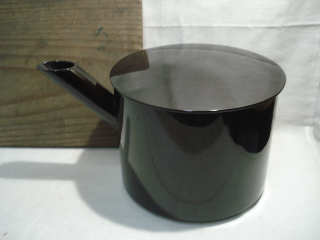 【風流庵】 『時代茶道具』 七代・駒沢春斎作　★　利休好写 黒 大口 水指　共箱