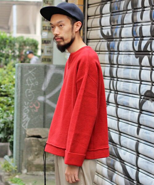 こっくり赤いクレプスキュールのニットで、日本の冬を越しましょう