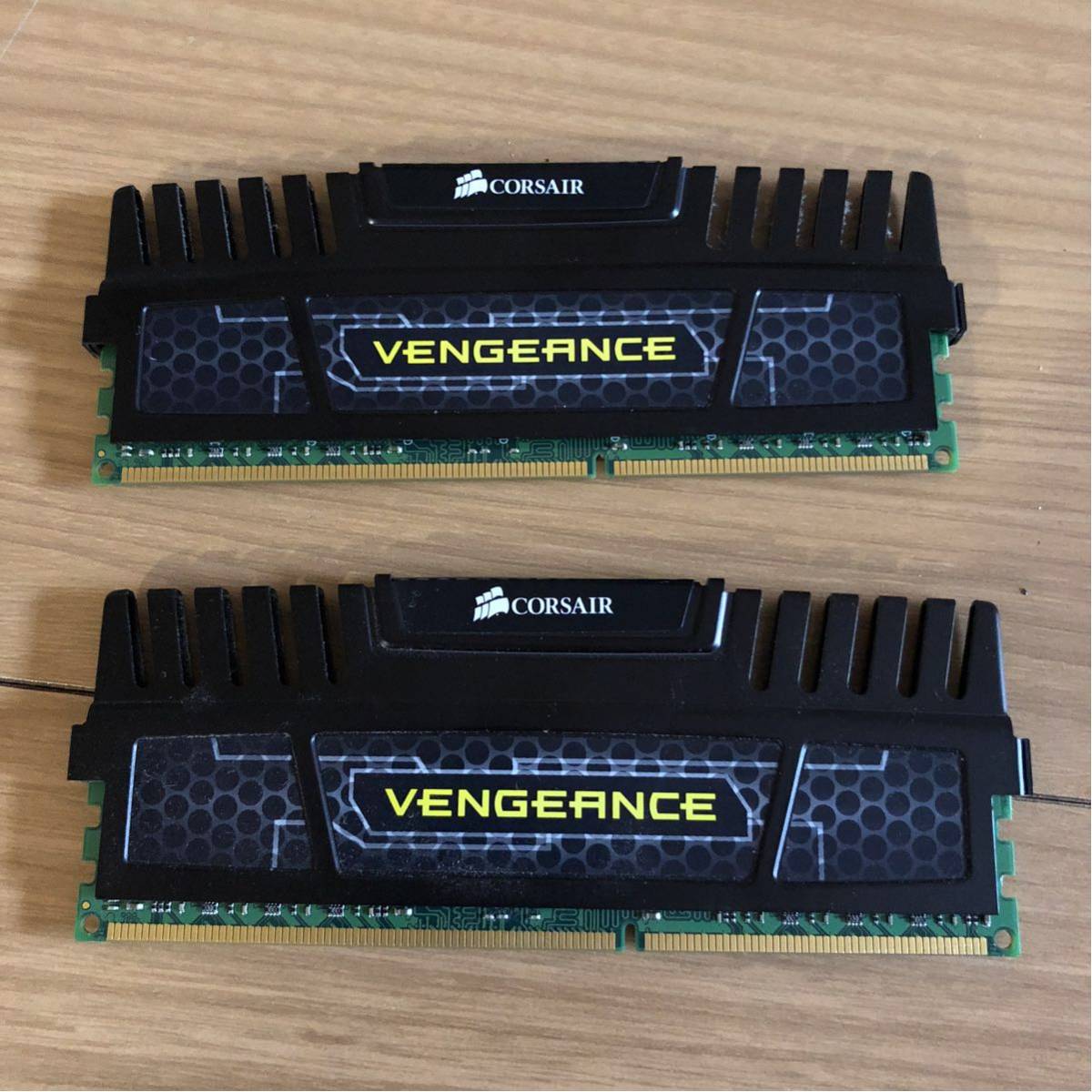 中古 メモリモジュール Corsair Vengeance DDR3-1600MHz 16GB (8GB x 2