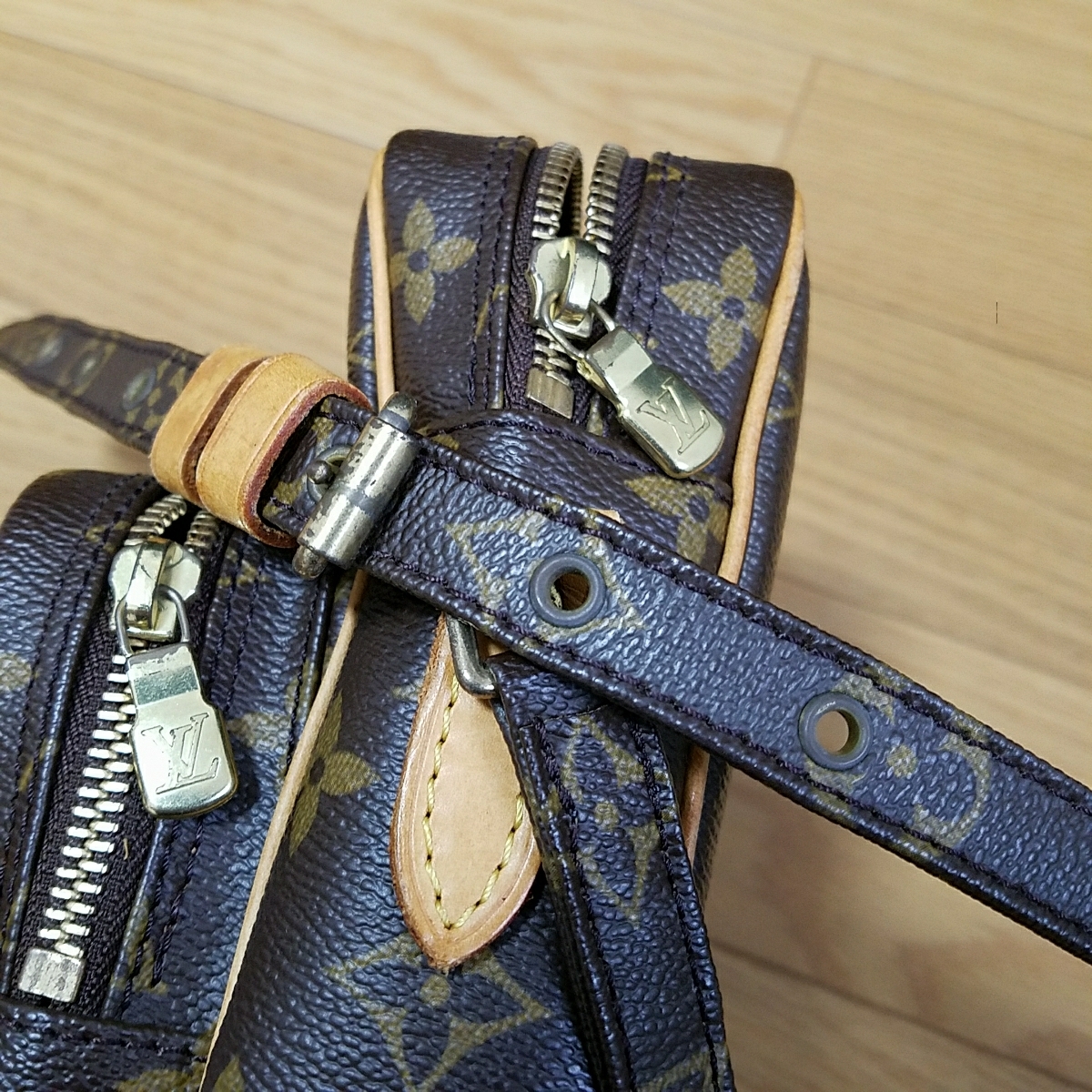LOUIS VUITTON ルイヴィトンモノグラム ダヌーブ ショルダーバッグ 