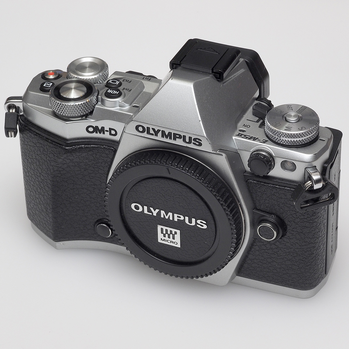 シャッター数1600回以下 OLYMPUS OM-D E-M5 MarkII ボディー シルバー