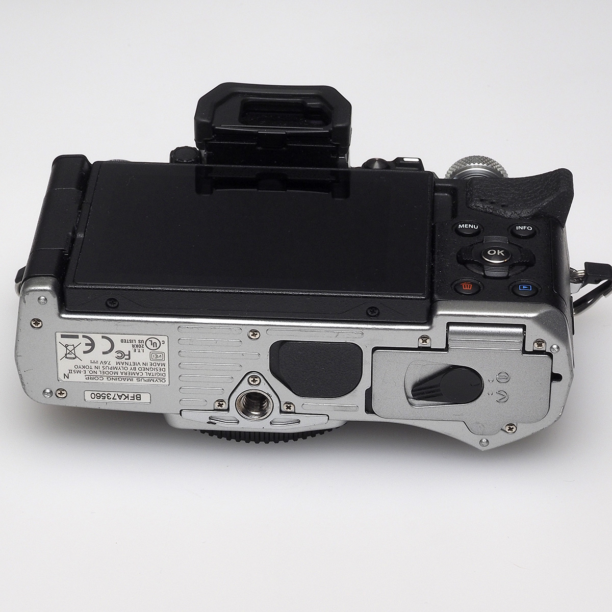 シャッター数1600回以下 OLYMPUS OM-D E-M5 MarkII ボディー シルバー