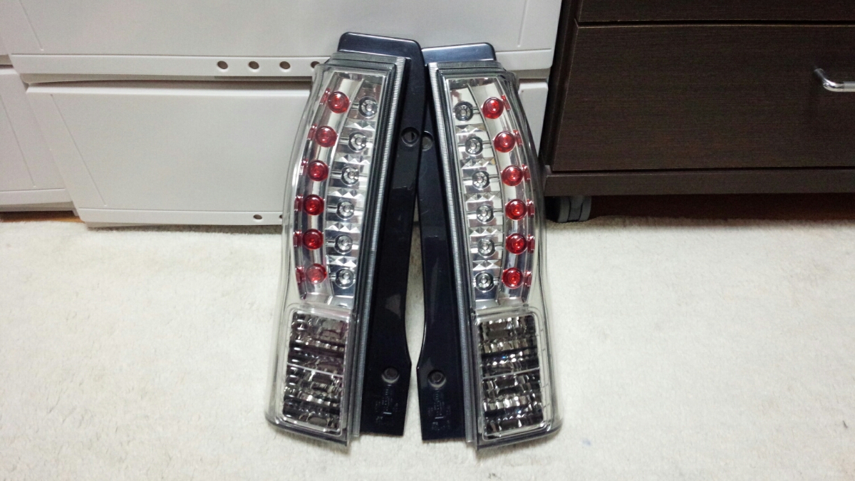 良品　ekワゴン　81 82 純正　LED 左右　テールランプ