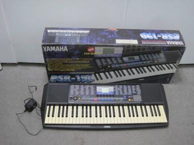★【中古】YAMAHA　PSR-190　キーボード　電子ピアノ　楽器　鍵盤　楽譜たて無し　動作チェックOK ★ 【YTL1B161】 PSR-190 Yamaha Keyboard Friend Musician's Reverb