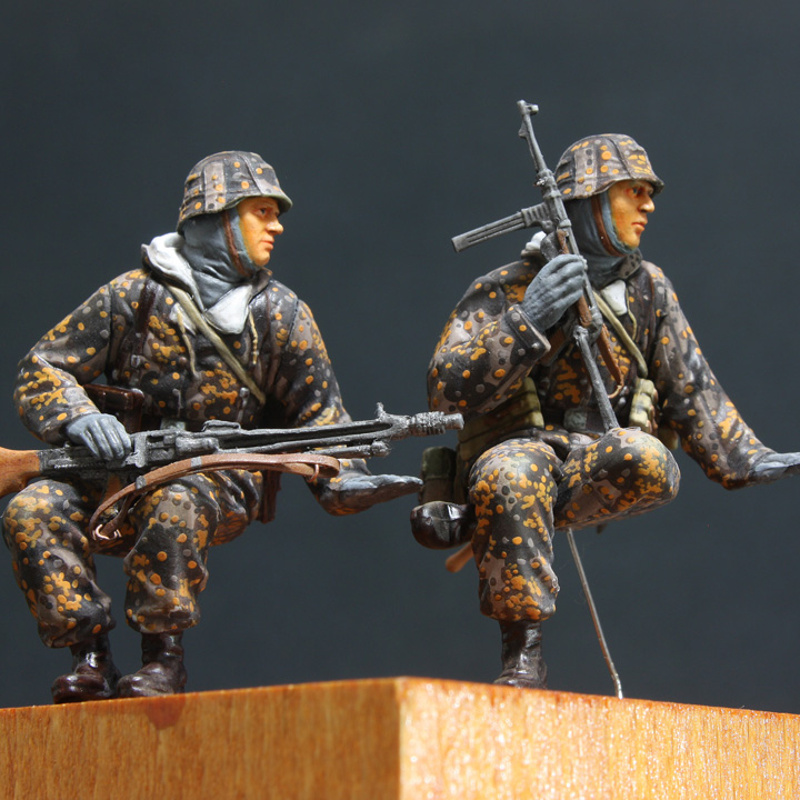 1/35 ドイツ 兵 SS擲弾兵 2名セット　Ⅳ号戦車に跨乗する【完成品】 【ドラゴンBD・ホーネットHD】　18_Jan-02